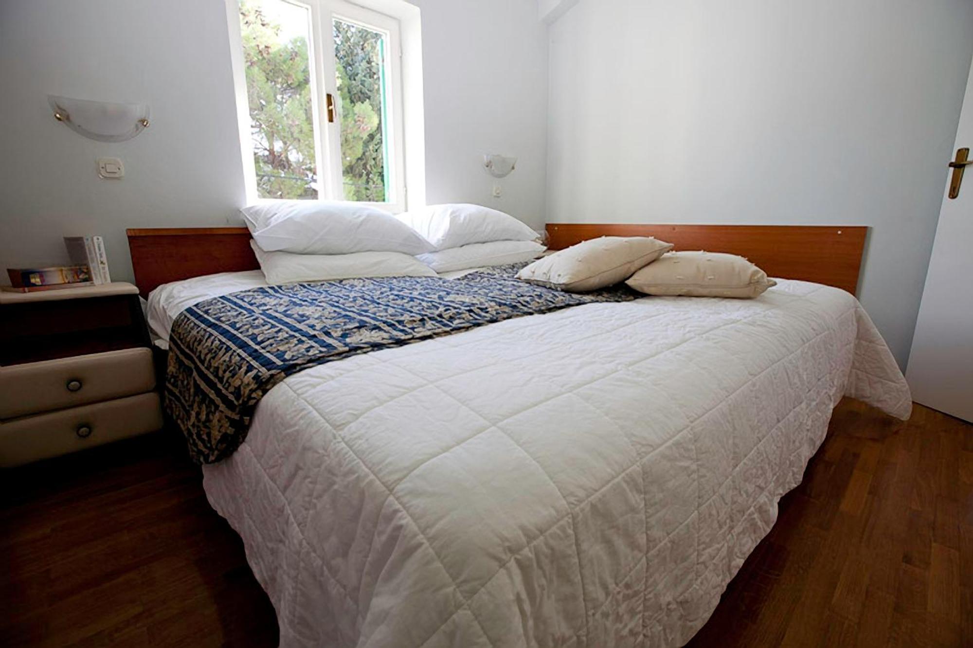 Apartments Villa Iva Ravni Bilik gambar