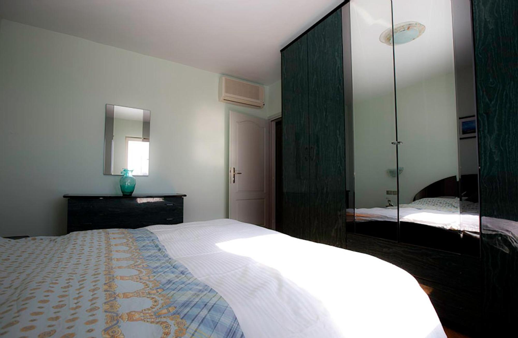 Apartments Villa Iva Ravni Bilik gambar